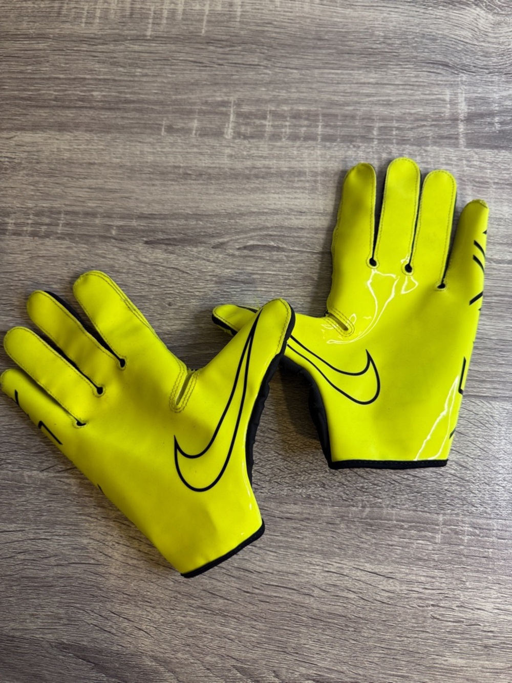 Nike Men’s Bright Yellow Performance Gloves with Black Accents